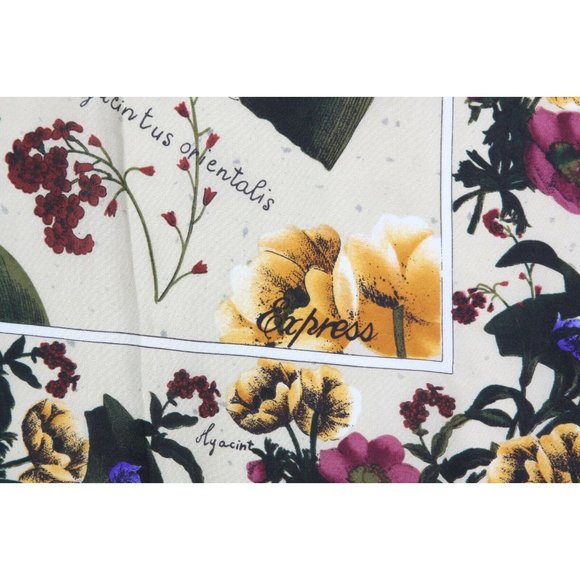 EXPRESS Gorgeous Floral Variations Chart Flowers Silk Scarf Green Border - Picture 2 of 3